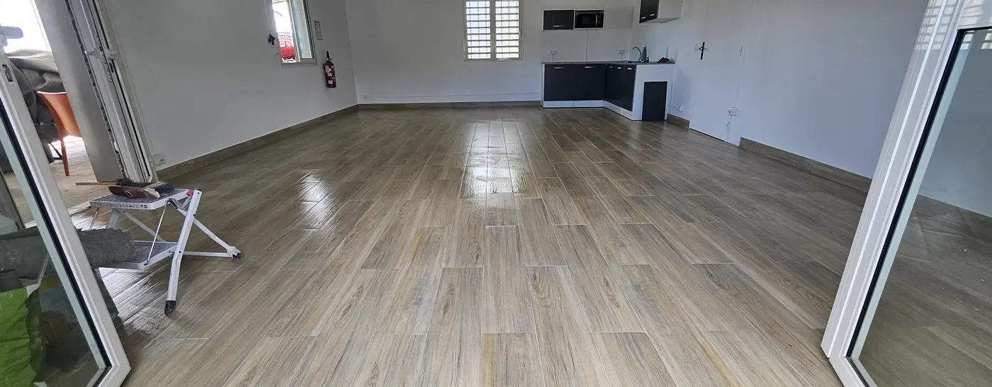 Enfilade d'une salle de repos associative livrée